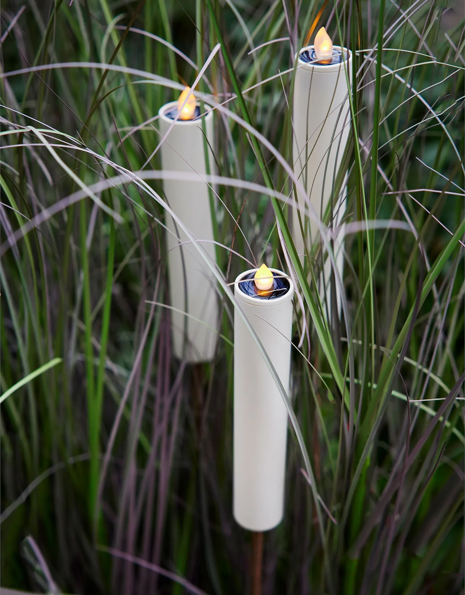 Lumineo LED Solar-Gartenfackel „Kerze“, Ø 4 cm, Höhe 97,5 cm, orange Flamme